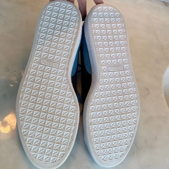 Men’s Puma Suede Blue Sneakers with dark blue Stripe - Picture 7 of 10